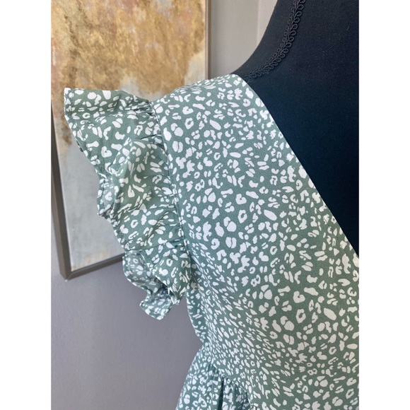 Short Sleeve Front Tie Dress - Picture 3 of 7